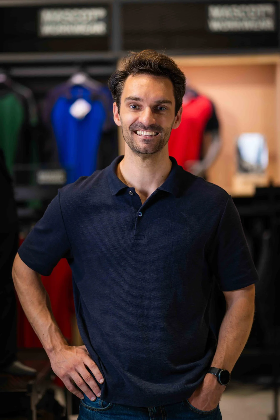 George Melskens, directeur van het familiebedrijf MIPA Bedrijfskleding, in de showroom in Boxmeer